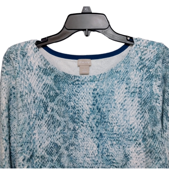 Chico's Blue Reptile Snake Print Bateau Neck Light Sweater Women's Size Large L - Picture 8 of 13